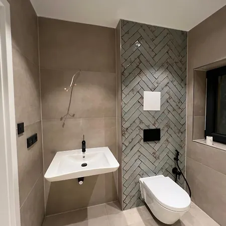 Flughafennahe Gastesuite In Ruhiger Lage Apartment *
